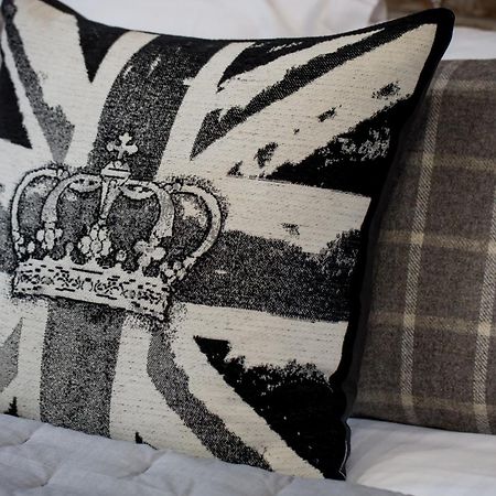Darlington Arms Hotel Redhill  Room photo